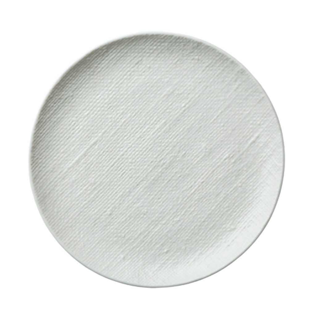Luzerne's Knit round coupe plate 230mm in white.