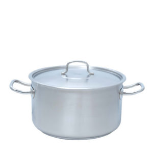 An aluminium casserole pot.