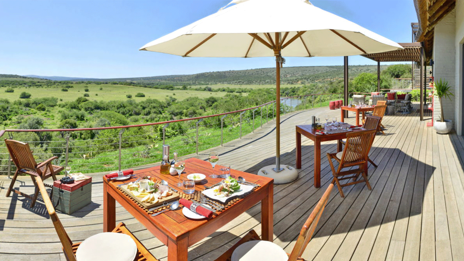 SHAMWARI GAME RESERVE, E. CAPE